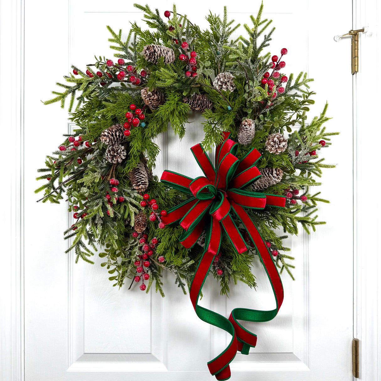 Winter Berry Christmas Velvet Wreath (Completed Design)