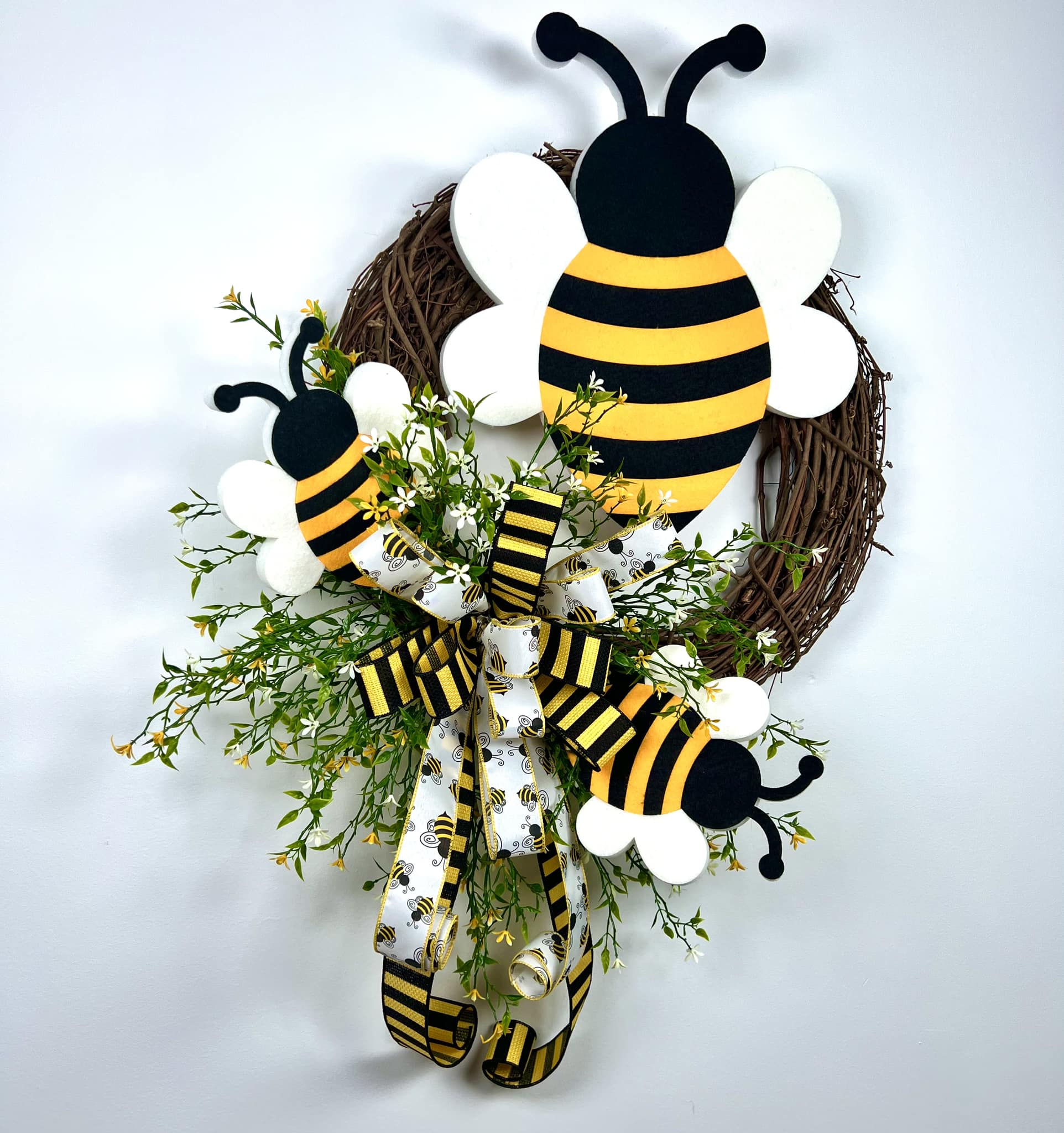 Foam Bumblebee Wreath TUTORIAL ONLY Nick's Seasonal Décor