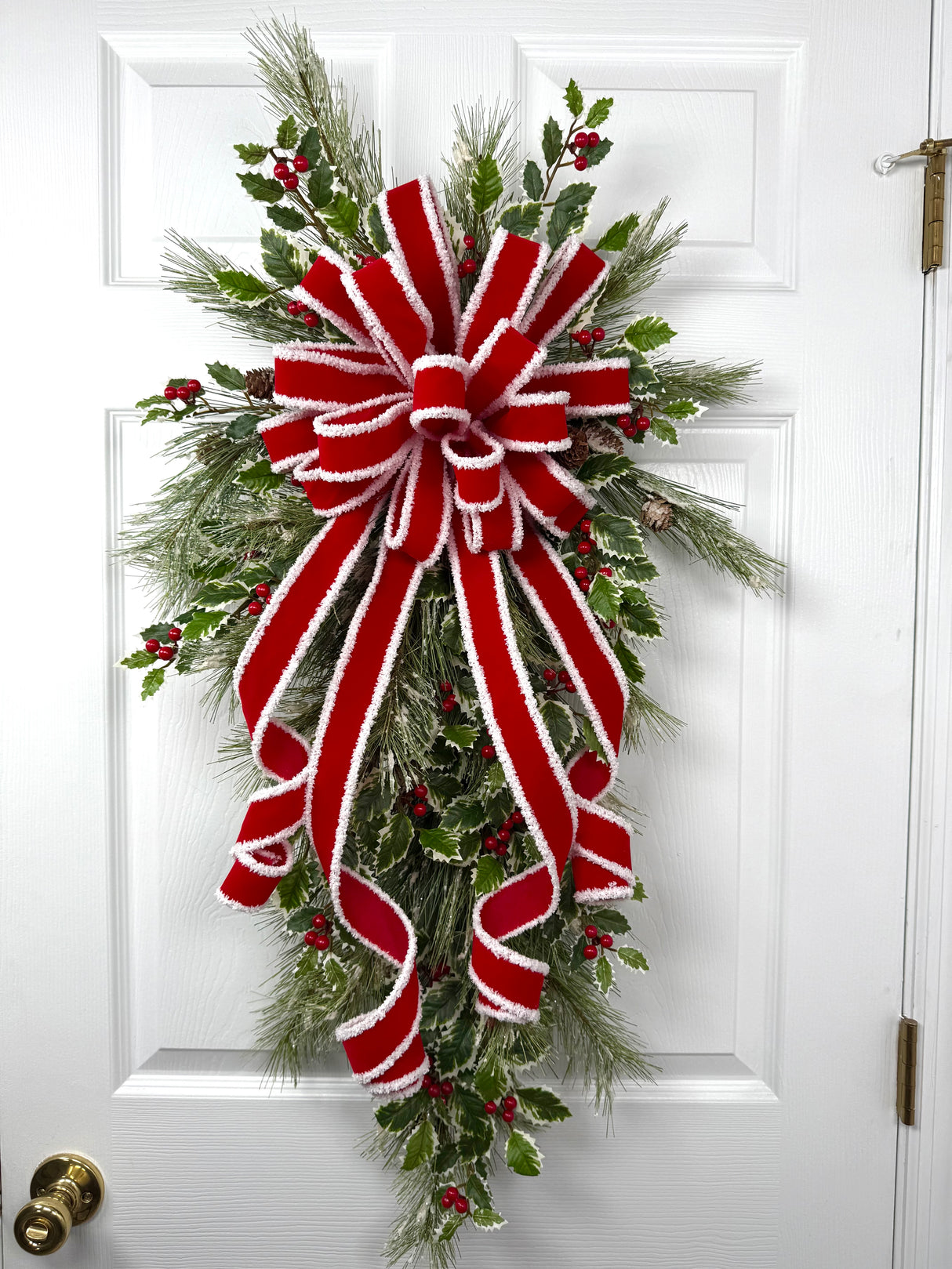 Snowy Velvet Variegated Holly Teardrop Kit