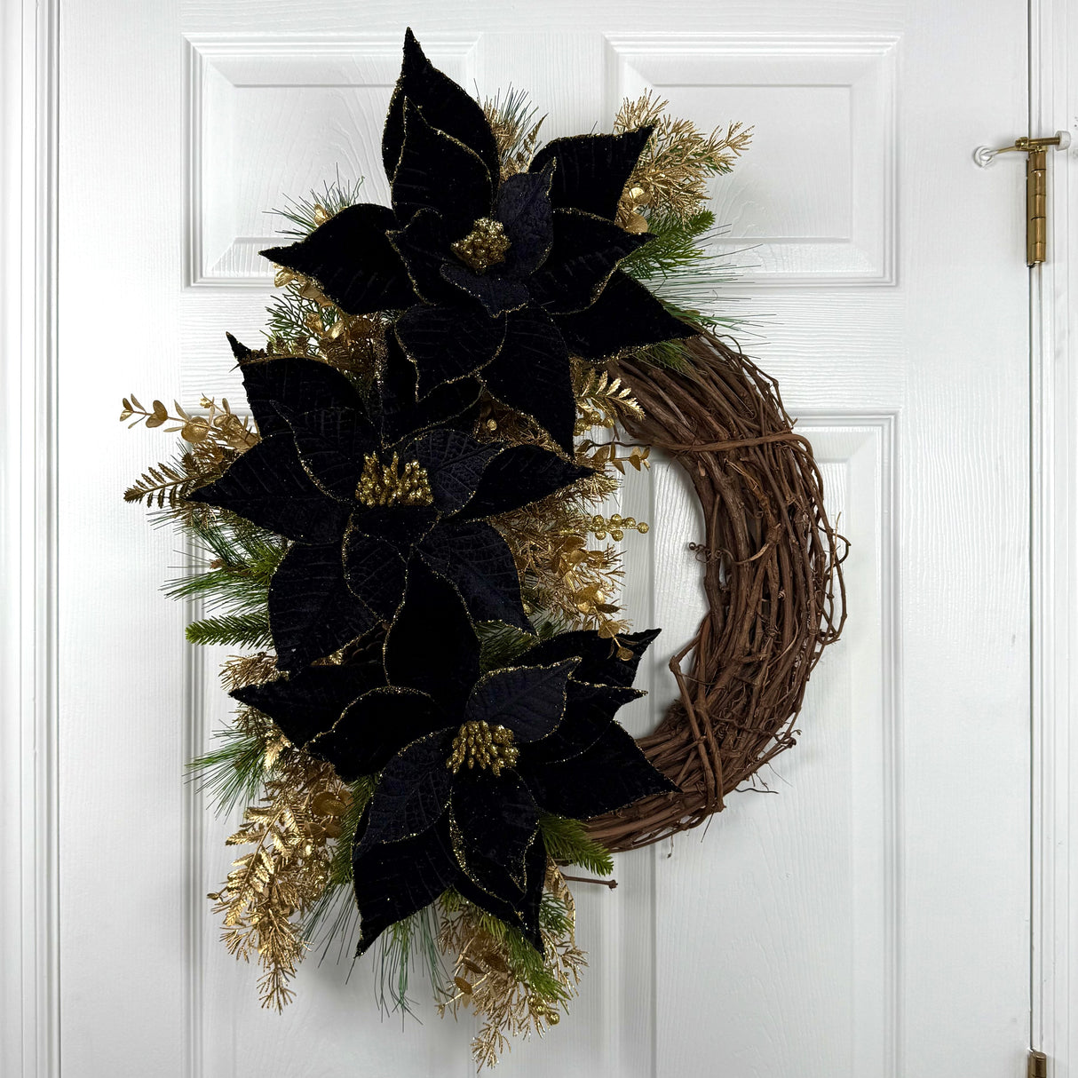 Black & Gold Poinsettia Wreath Kit