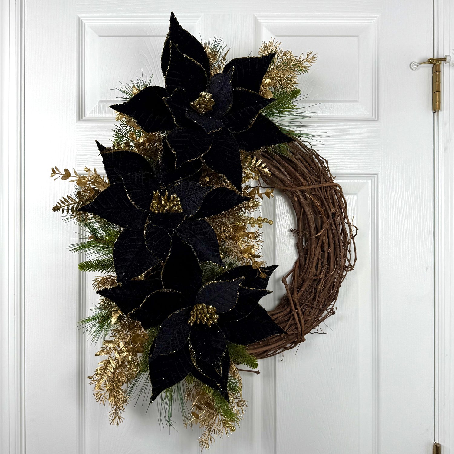Black & Gold Poinsettia Wreath Kit