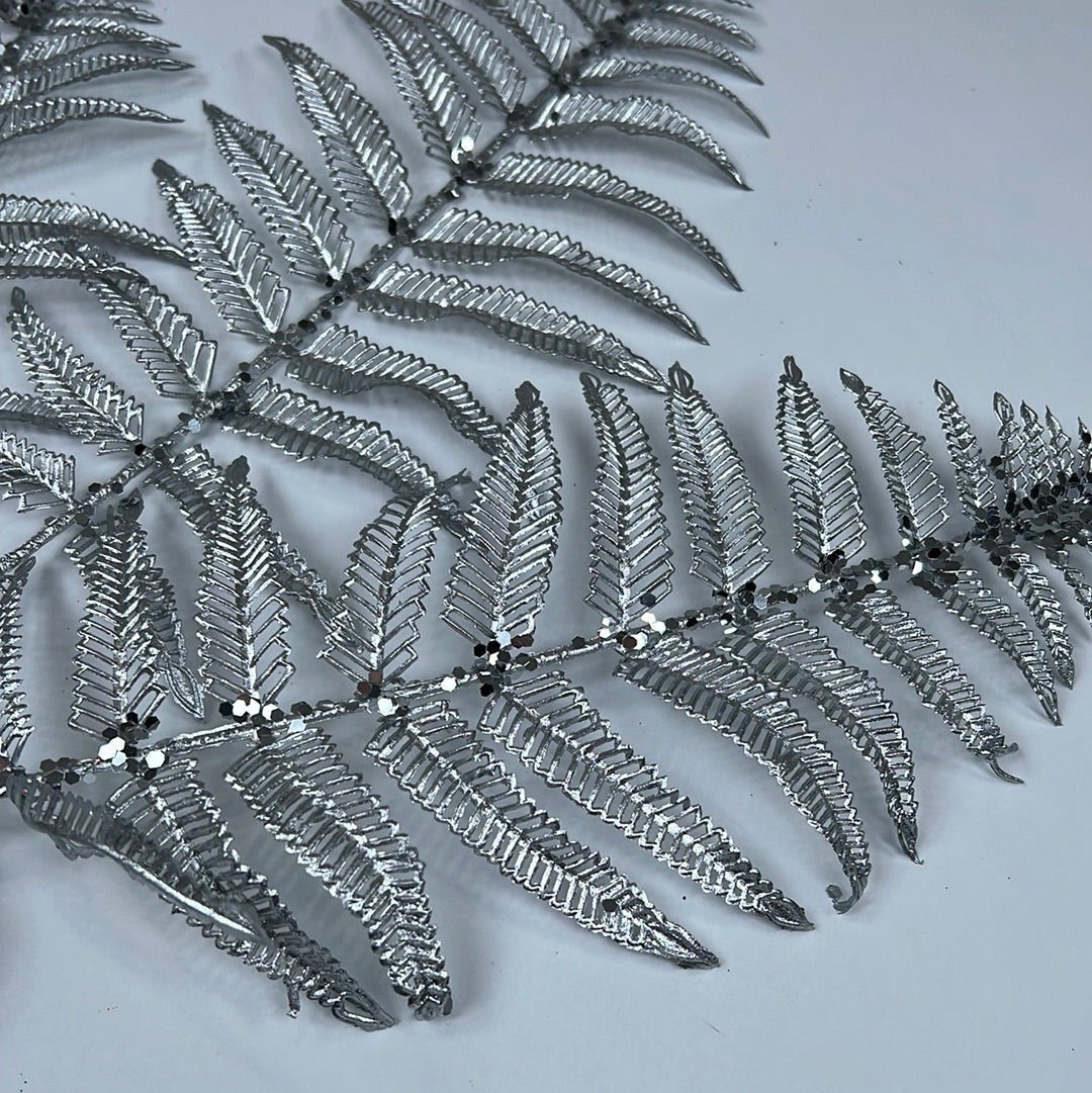 31" Glit. Metallic Lvs Stem X3