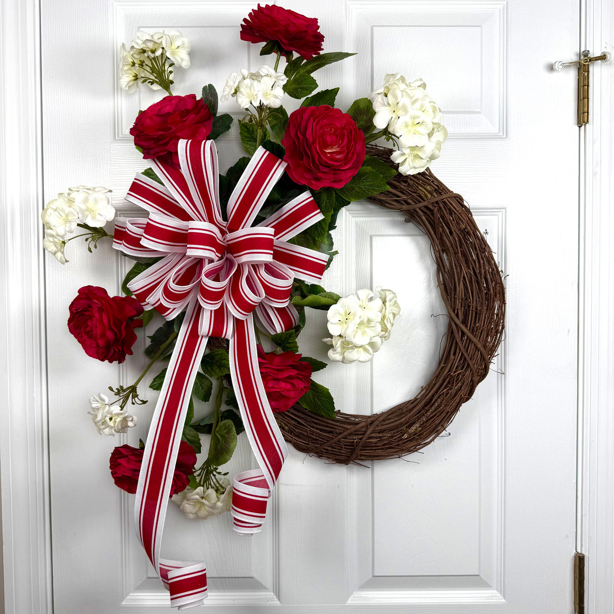 Red & White Floral Wreath Kit