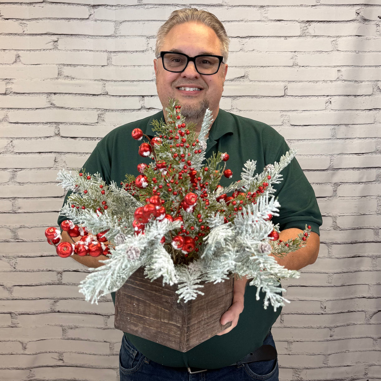 Red Cedar Berry Arrangement Kit