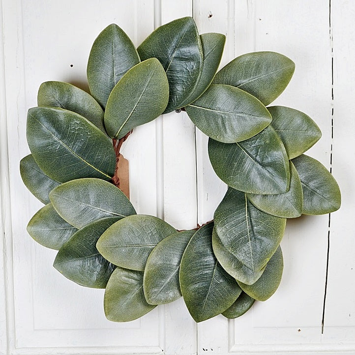 Williamsburg Magnolia Wreath (16")