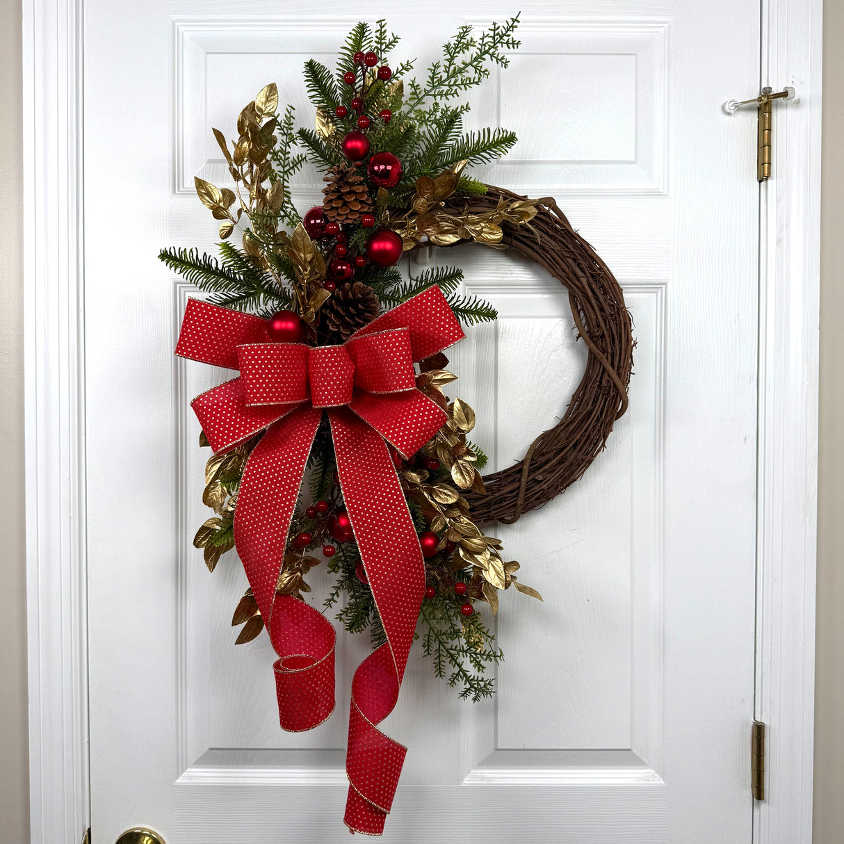 Red & Gold Swiss Dot Wreath Kit