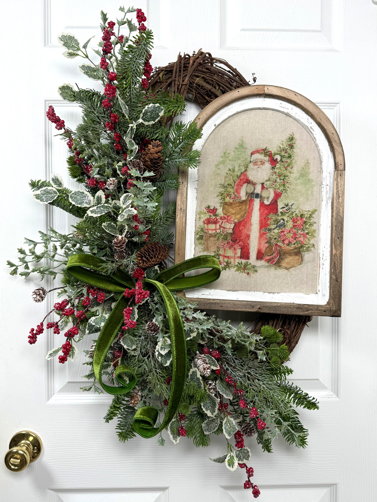 Vintage Santa Oval Christmas Wreath