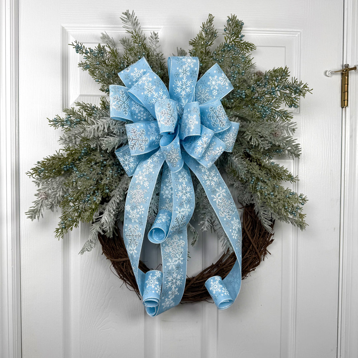 Snowy Ice Blue Wreath Kit