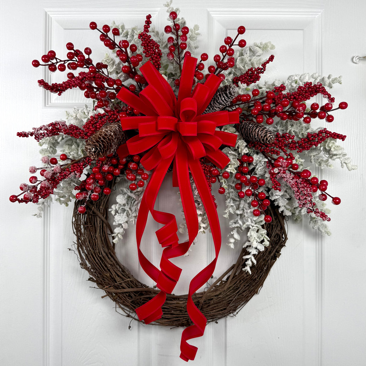 Red Velvet Frosted Berry Wreath Kit