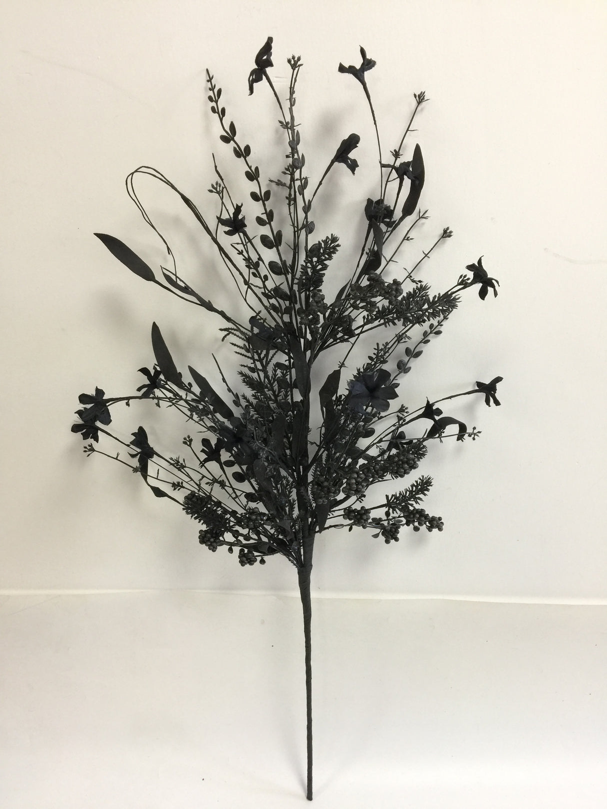 31" Mixed Halloween Spray (Black)