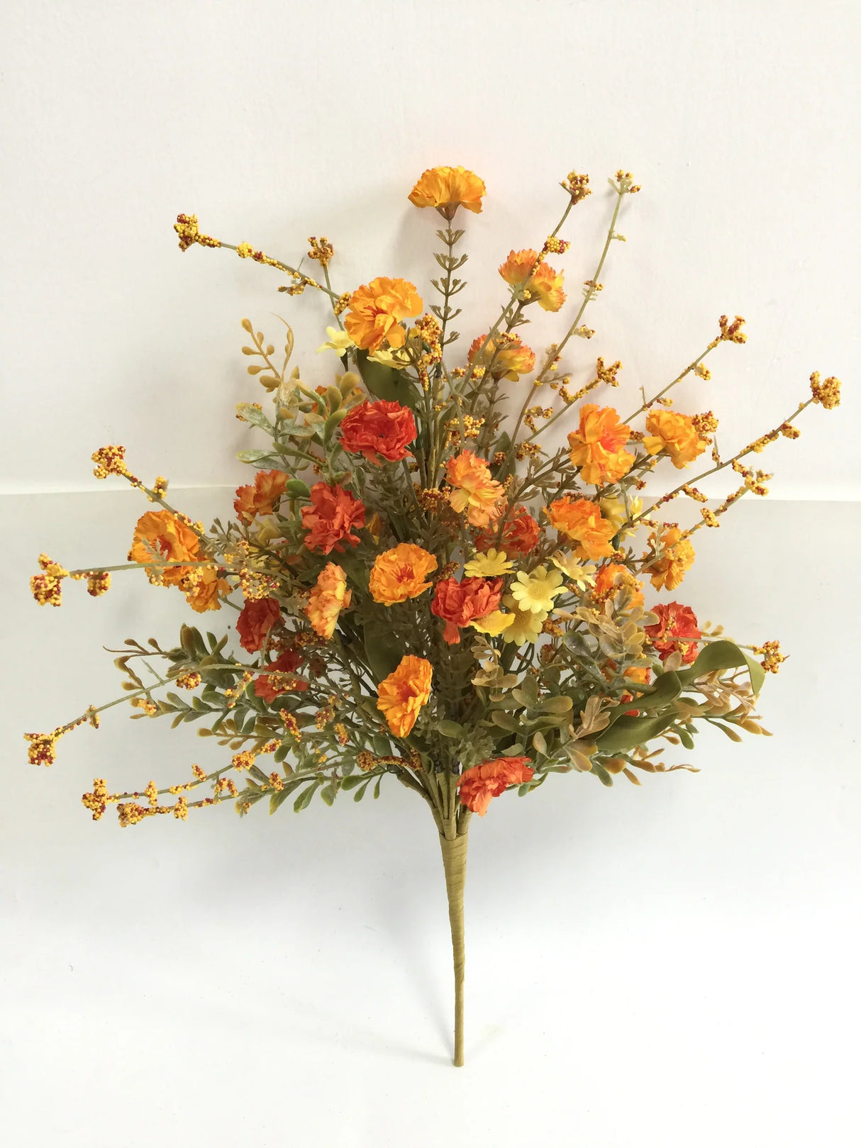 Orange Mum Boxwood Straw Wreath Kit
